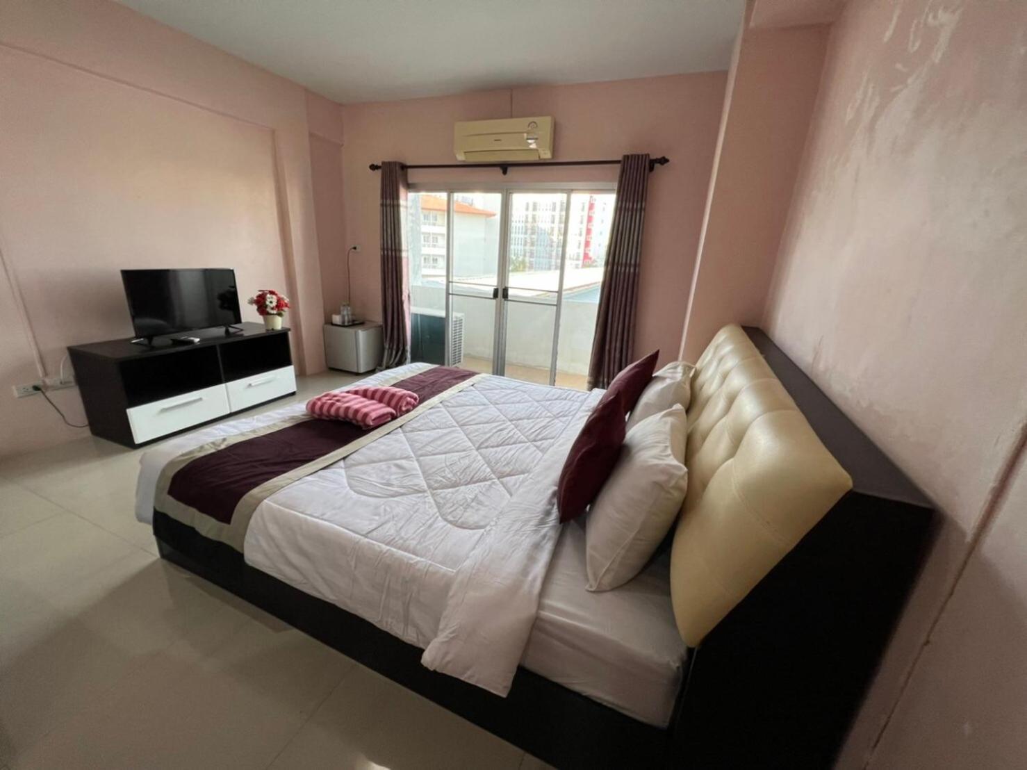 Kjs Pattaya Hotel Eksteriør billede