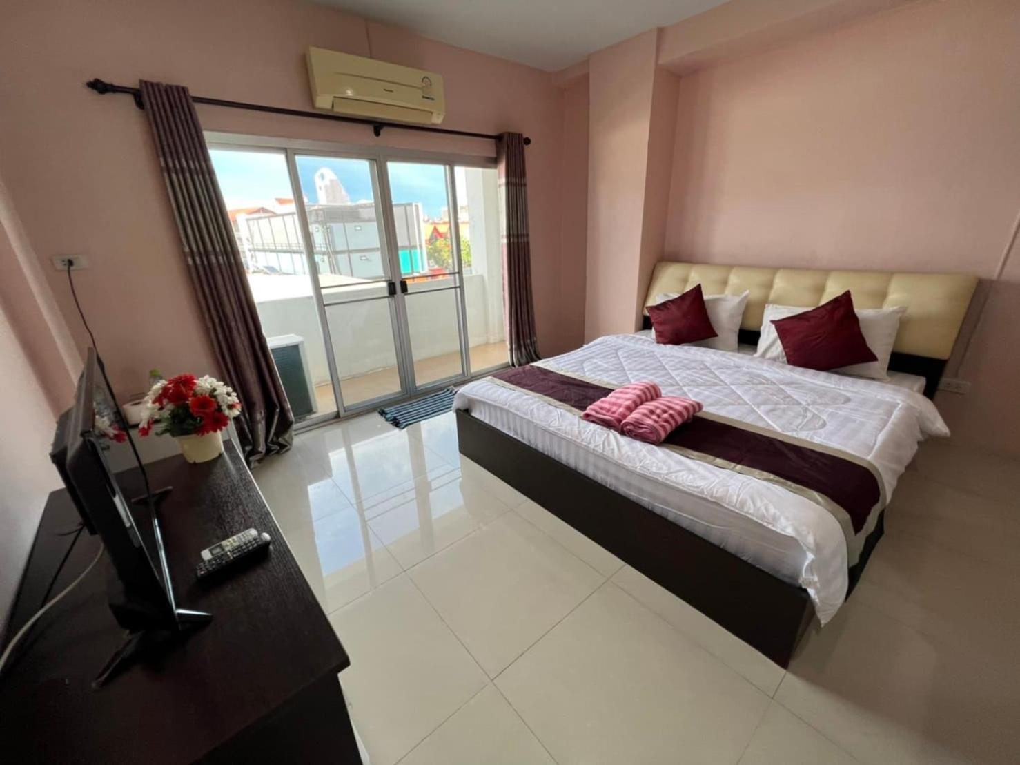 Kjs Pattaya Hotel Eksteriør billede